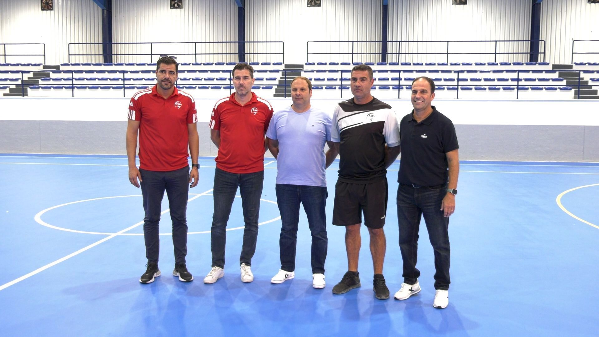 Ciudad y Federación de Fútbol visitan el pabellón Santa Amelia al acabar su remodelación