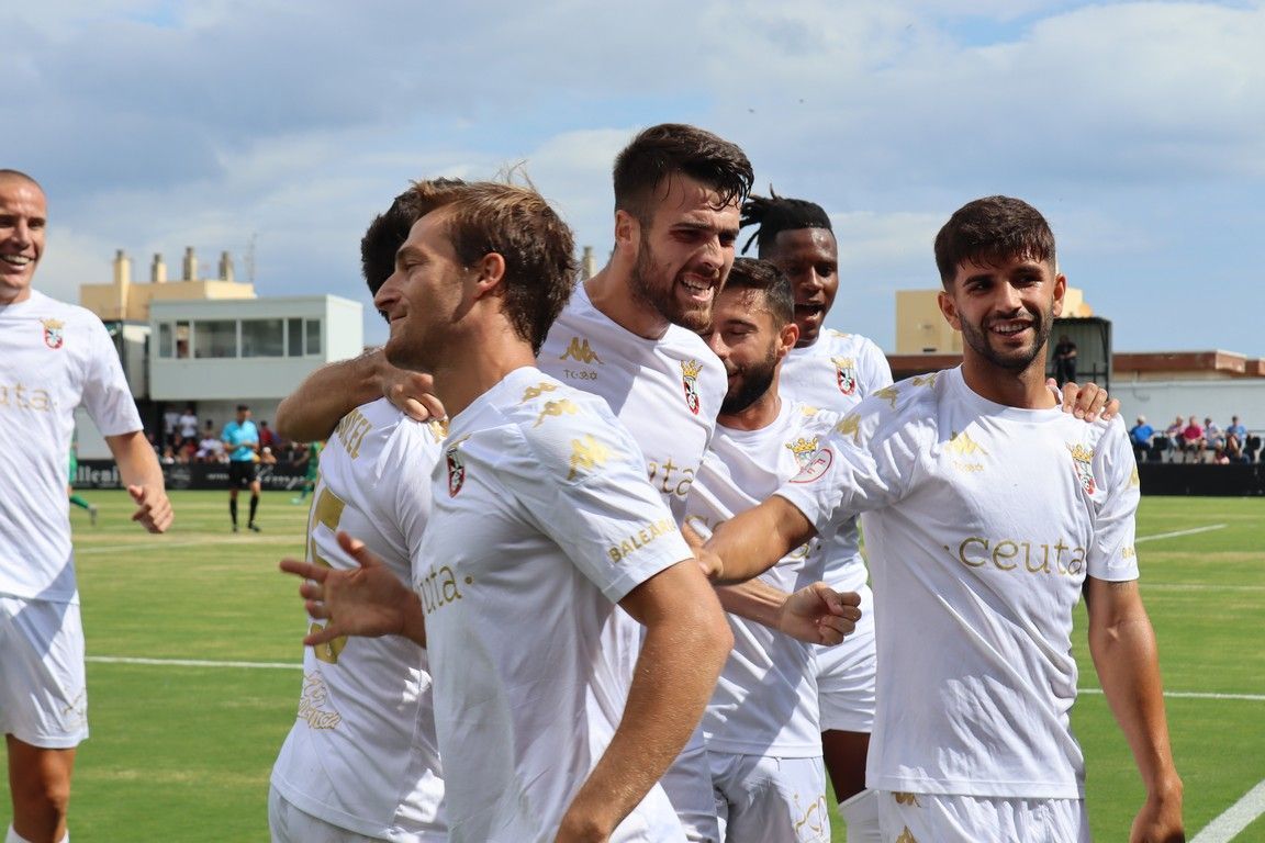 La AD Ceuta confirma su gran inicio liguero con otra victoria, la primera en casa, frente al Alcoyano (1-0)