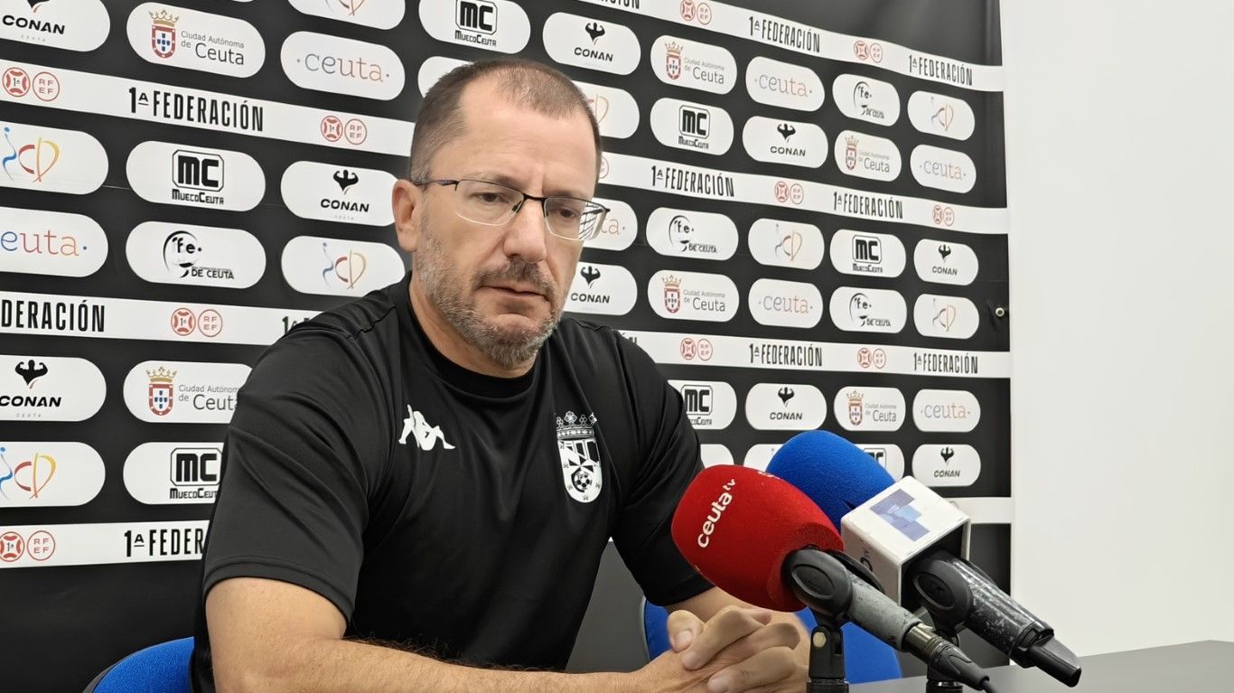 El colíder Ceuta recibe mañana a la UD Melilla, “con la tranquilidad de estar haciendo bien las cosas” según Romero