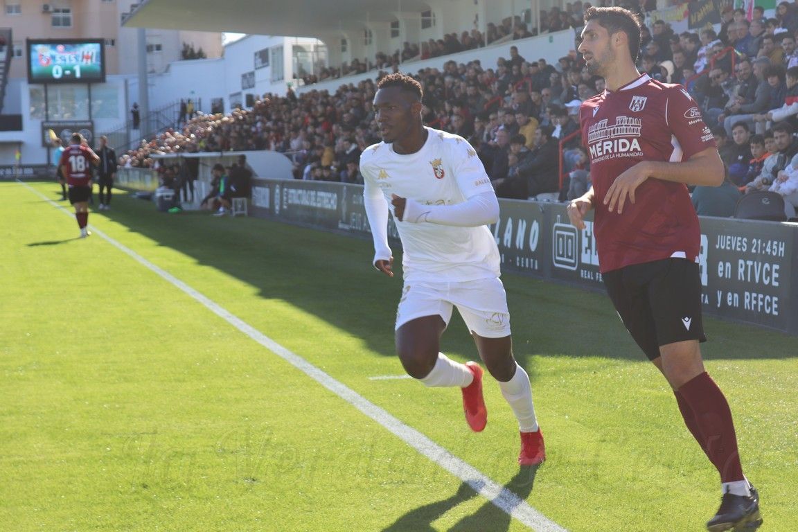 Uche en un partido con la AD Ceuta de la pasada temporada