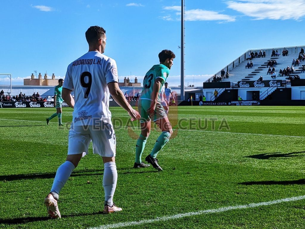 (2-1) El AD Ceuta vuelve a la senda de la victoria tras ganar con sufrimiento a la Cultural Leonesa