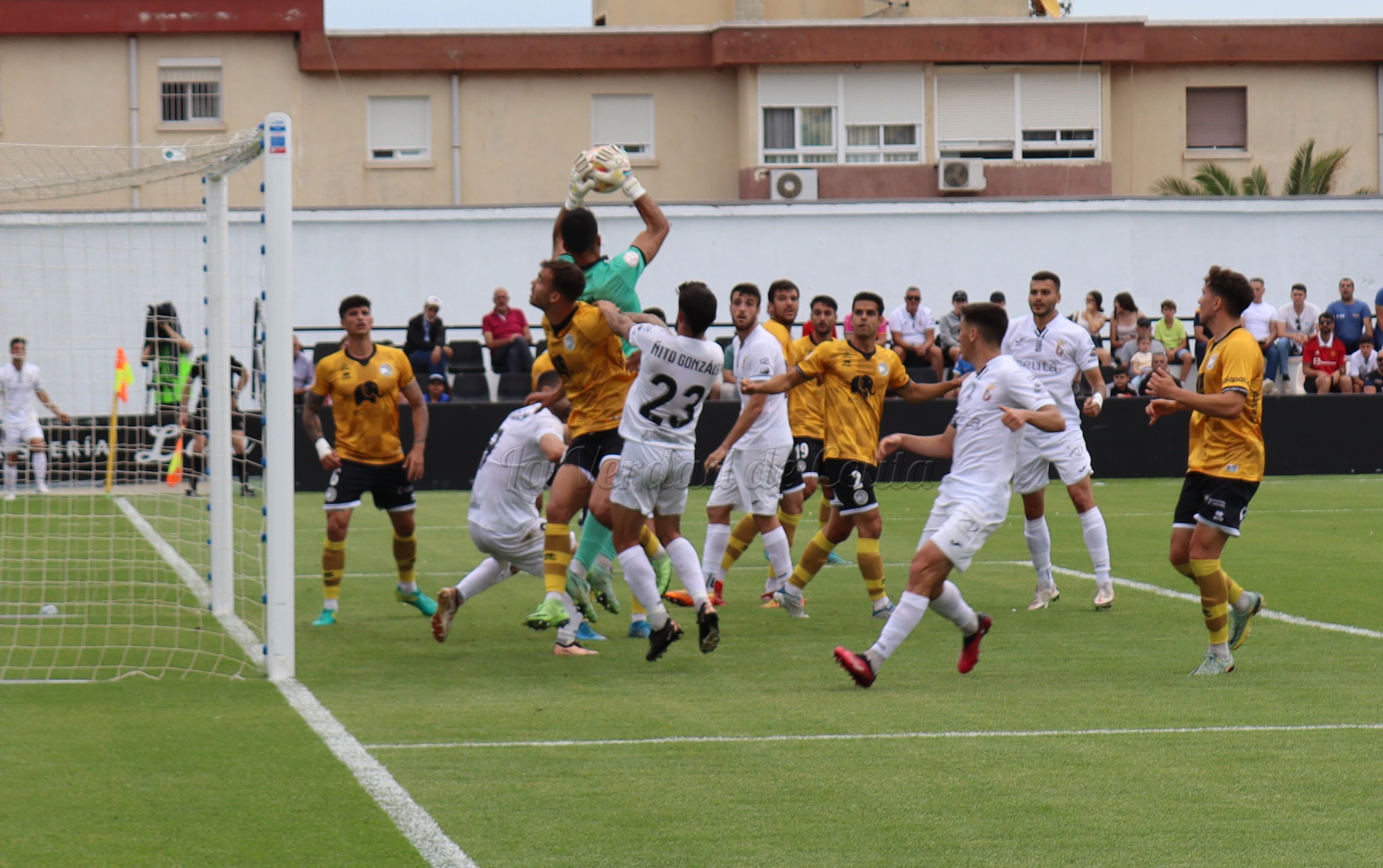 Derrota del Ceuta ante Unionistas (1-2) que le devuelve a puestos de descenso