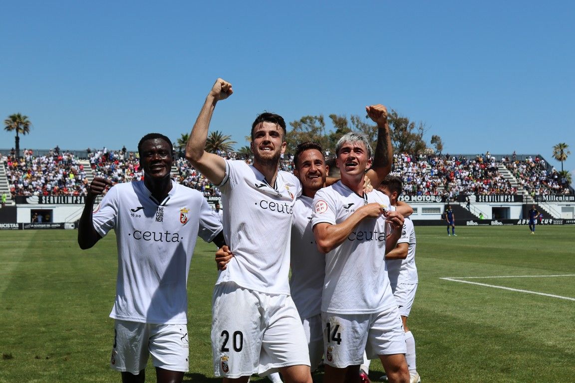 El Ceuta le da un repaso al Talavera y se queda más cerca de la salvación (4-1)