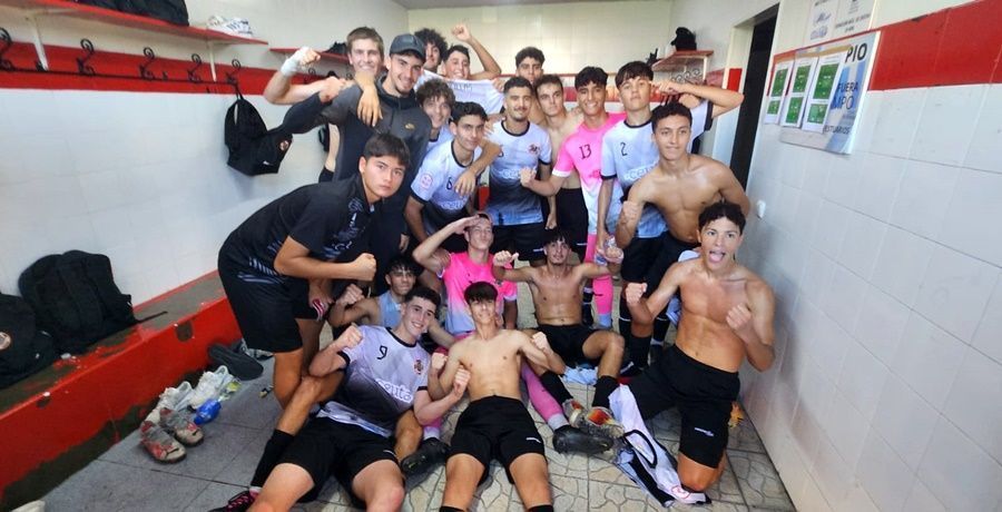 El Polillas ganó su primer partido en el José Benoliel frente al Cádiz FC en un partido muy disputado entre dos equipos con ansias de triunfo. (3-2)