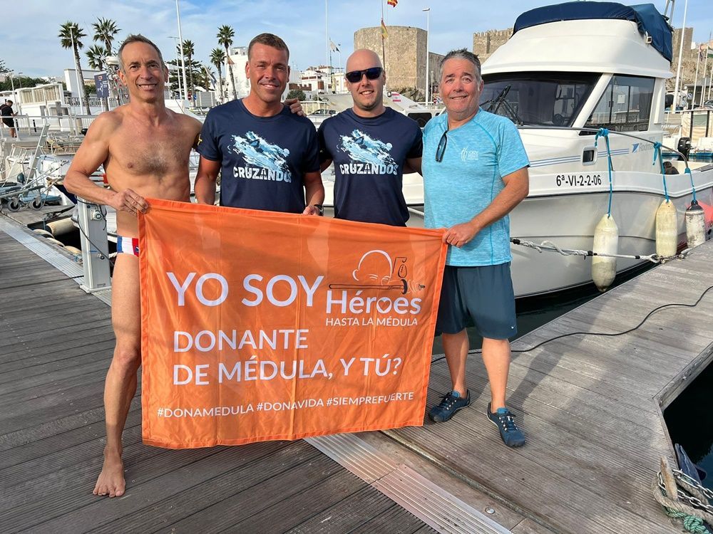 Un deportista madrileño cruza el Estrecho por décimo cuarta vez