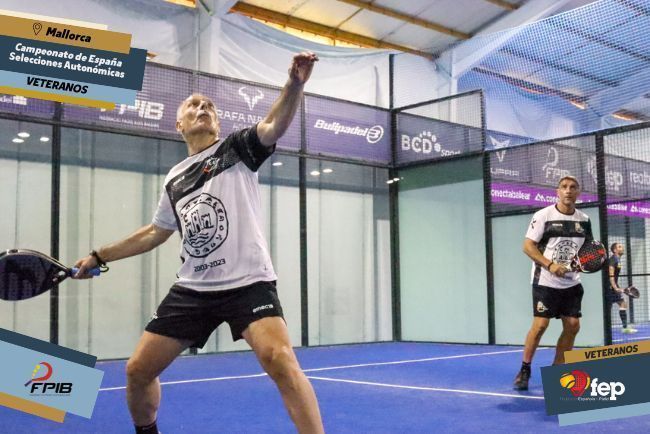 La Selección Masculina de Veteranos de Pádel jugará las semifinales tras derrotar a Asturias. Imágenes: Federación Española de Pádel