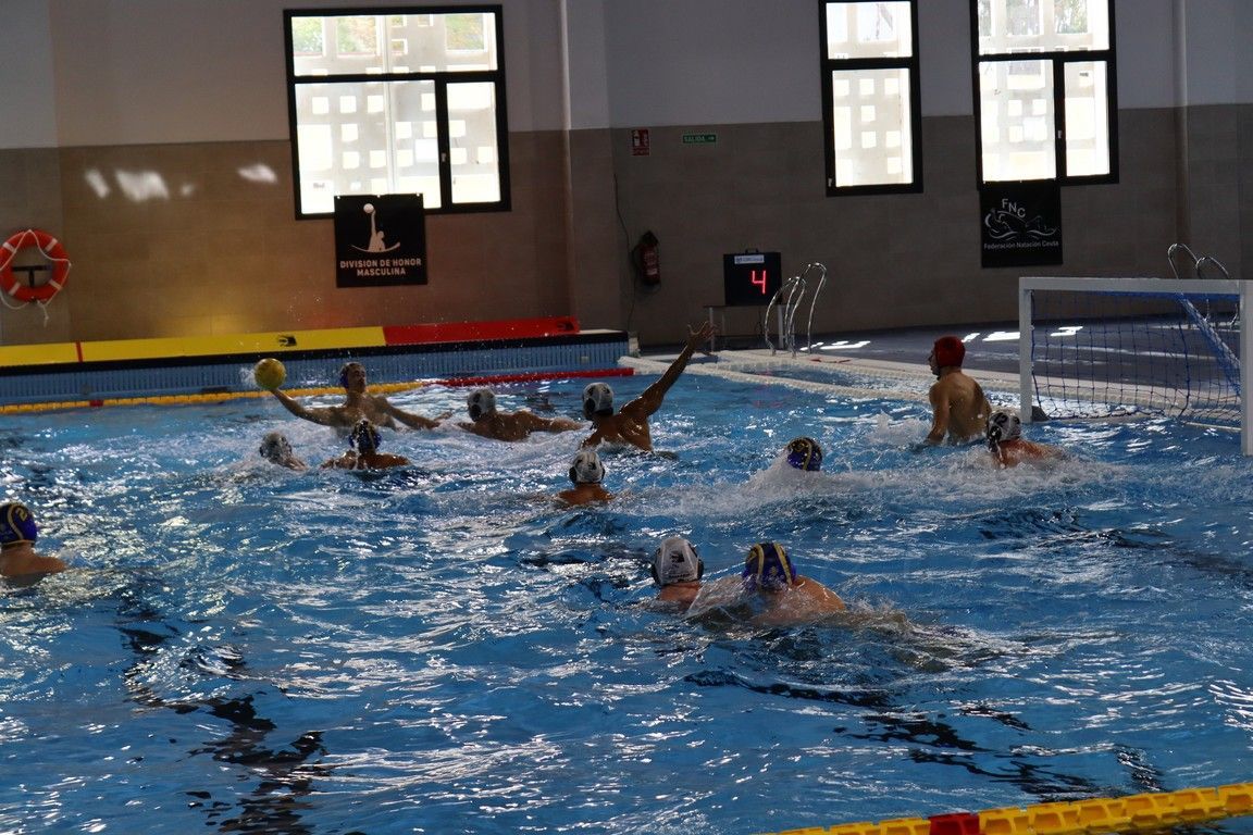 El CN Caballa pasa el "trago" del Zodiac Atlétic Barceloneta y ya piensa en el Canoe (6-18)