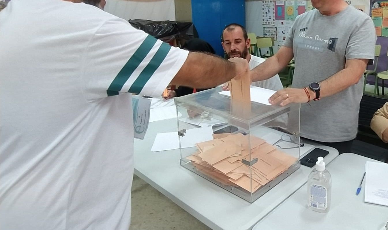 La participación en las elecciones baja un 20,31% en Ceuta, donde la abstención fue del 67,35%