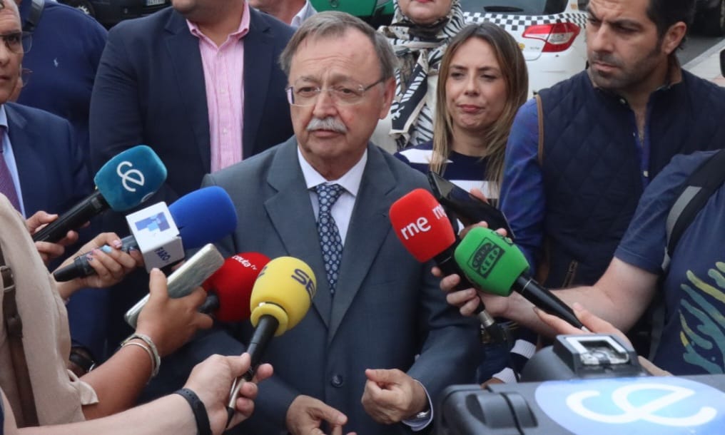 Vivas lamenta que la dirección nacional del PSOE “haya vetado cualquier acuerdo sin ningún argumento”