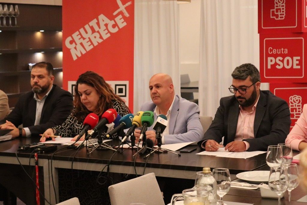 El PSOE presenta oficialmente a los integrantes de su lista y los diez pilares de su programa electoral