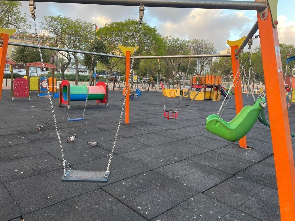 La Ciudad promete nuevas mejoras en los parques infantiles y más espacios protegidos del sol