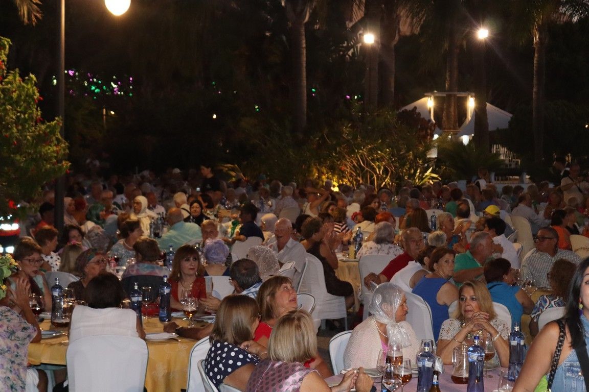 El Parque del Mediterráneo acoge la tradicional Cena de Feria con nuestros mayores