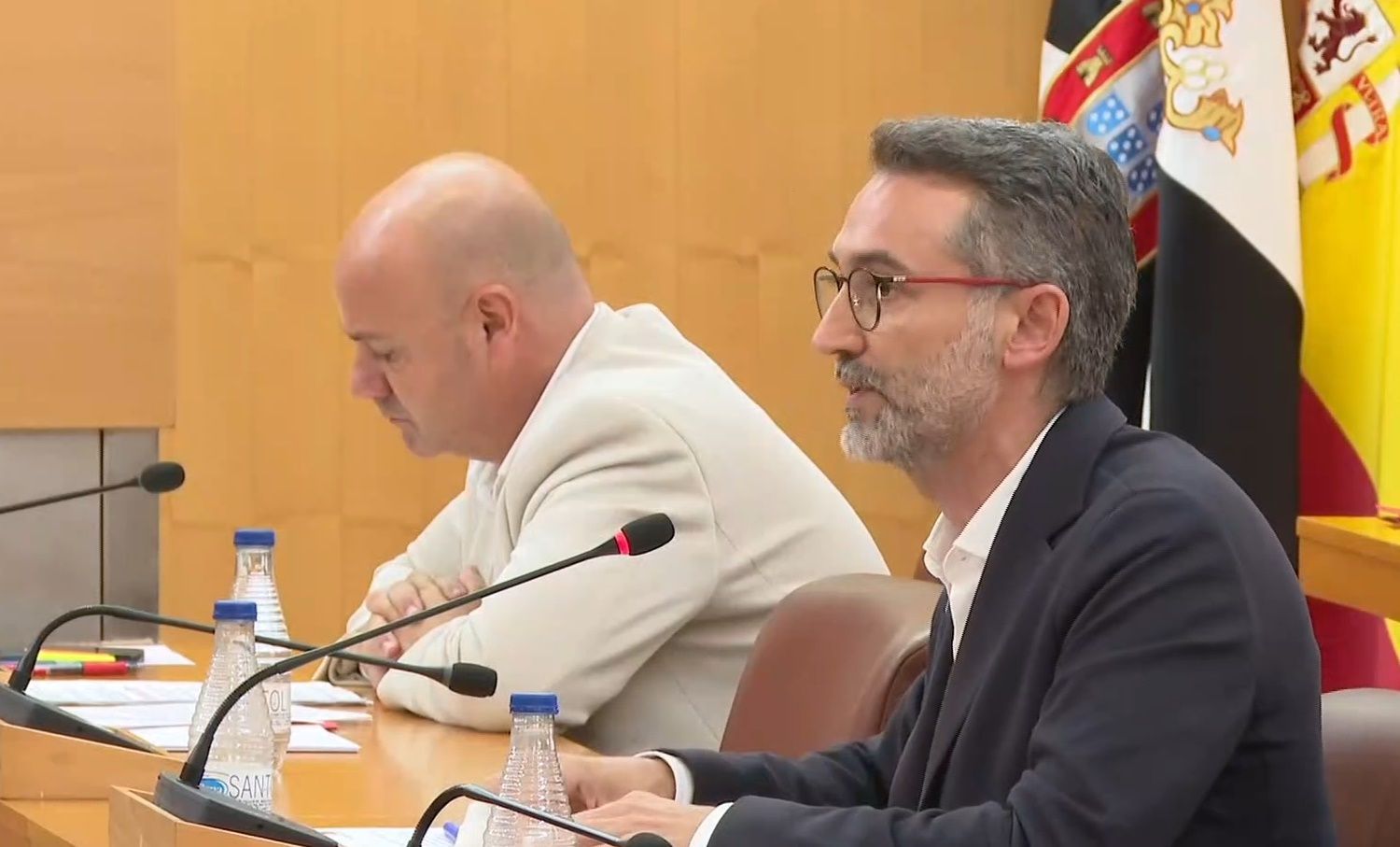 El PSOE saca adelante su propuesta para el cubrimiento de las pistas deportivas