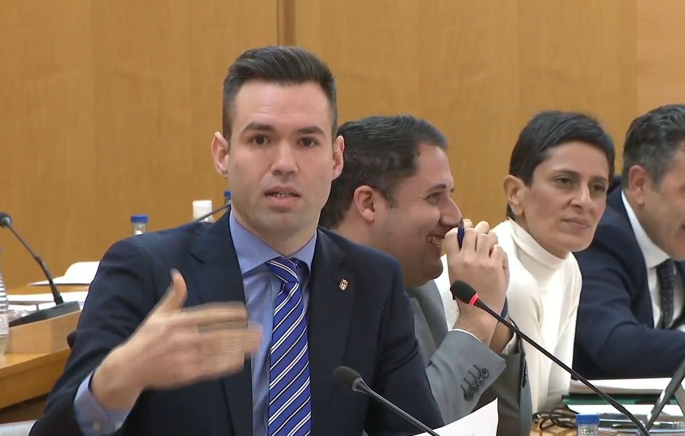 Vox lamenta que el Gobierno “compre” a los medios de comunicación con la publicidad institucional