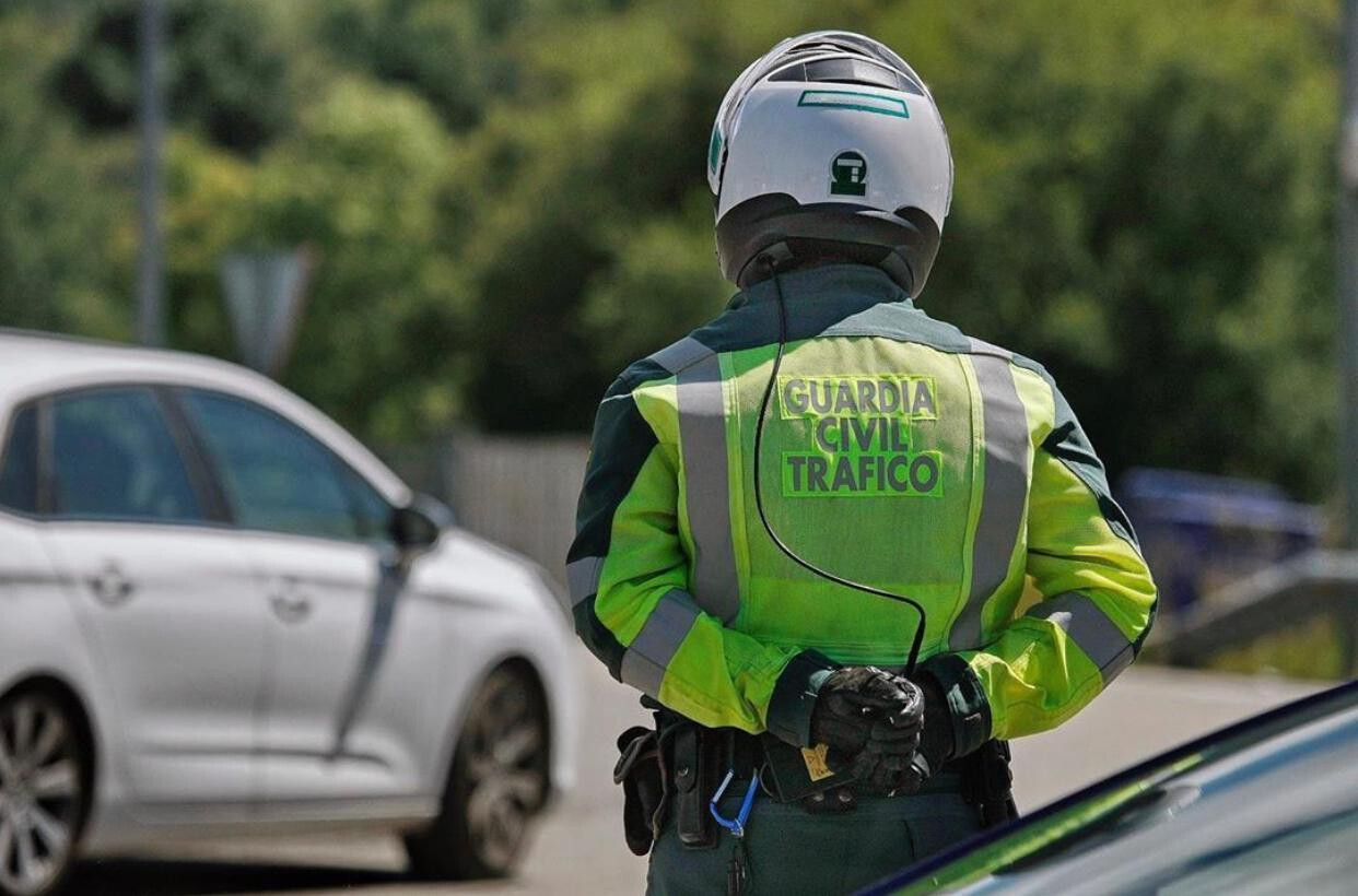 Campaña intensiva de la DGT para evitar las distracciones al volante