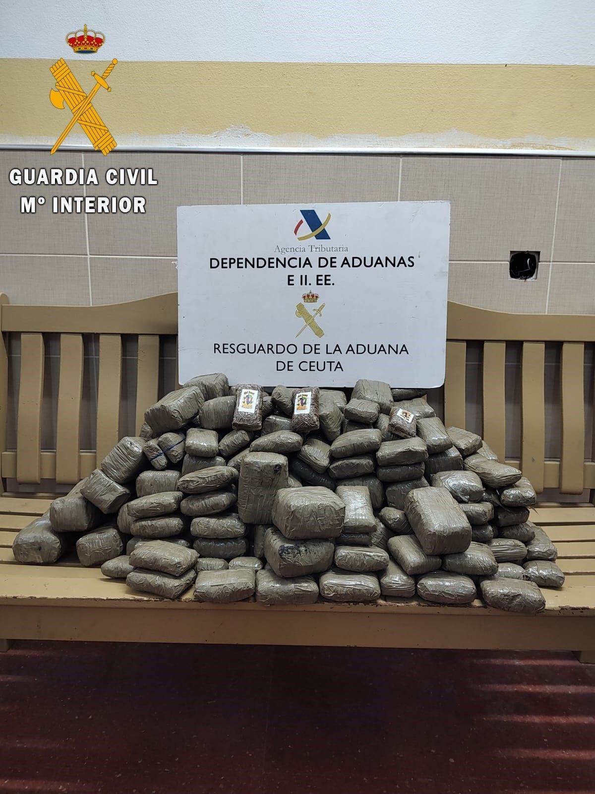 Guardia Civil de Ceuta incauta 49 kilos de hachís y detiene a un hombre
