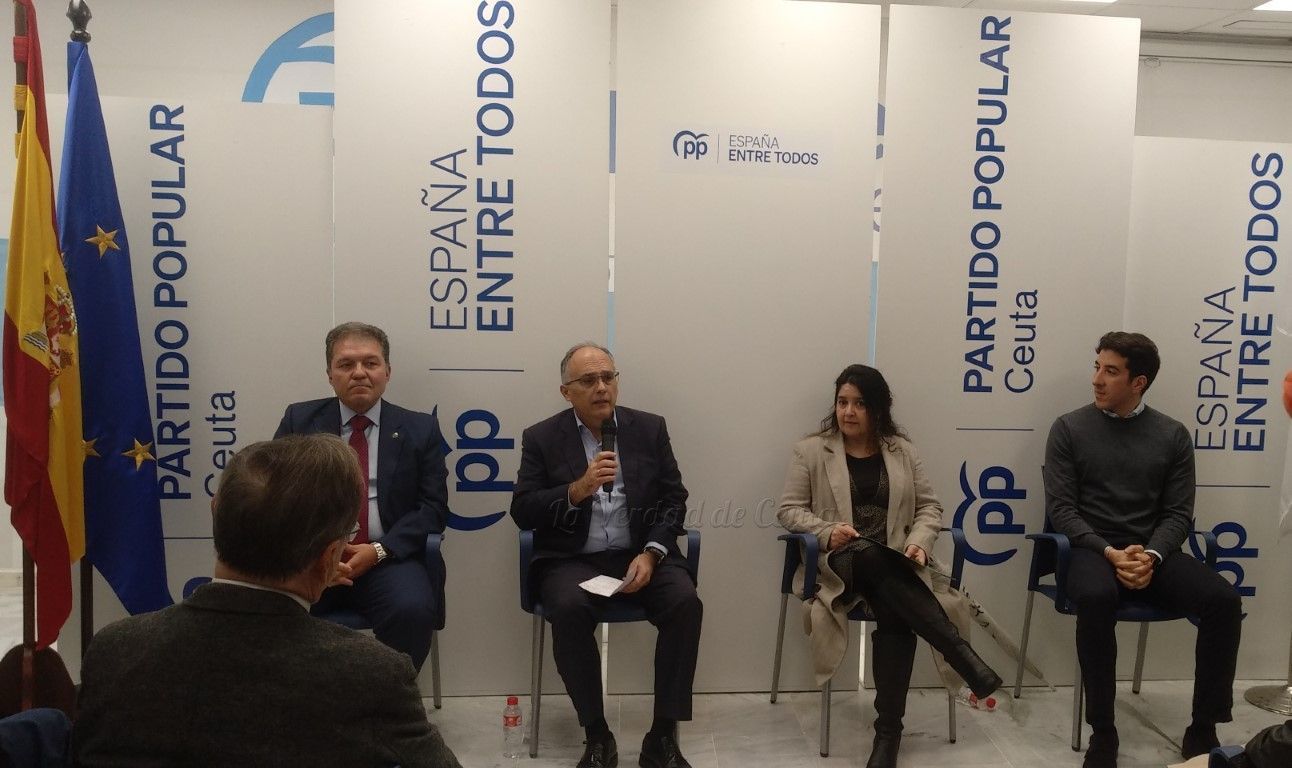 Vivas se compromete con SATSE a devolver la enfermería escolar a los centros el próximo curso