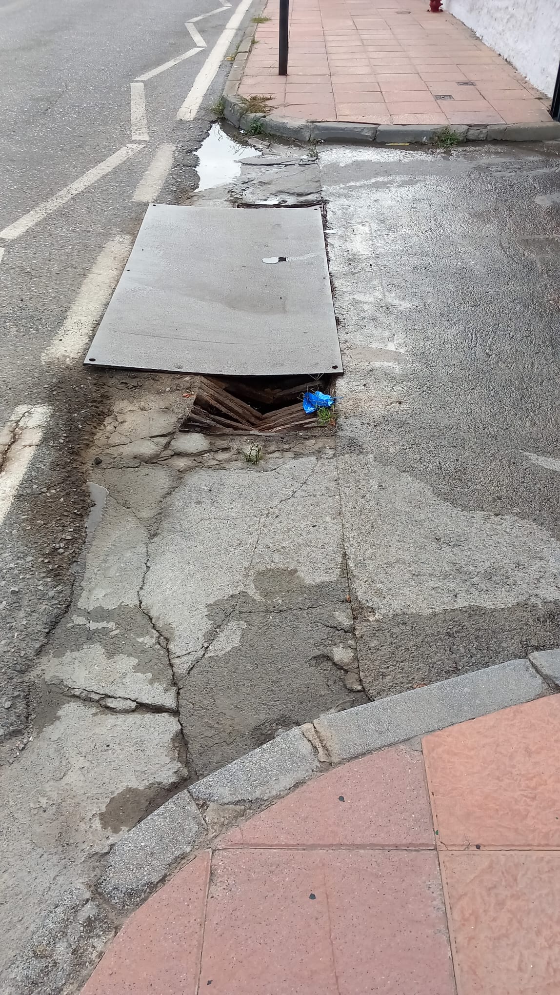 VOX denuncia vertidos de aguas fecales en la barriada de Benzú