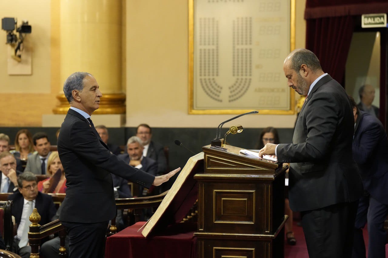 Díaz y Abdelhakim juran sus cargos como nuevos senadores de Ceuta