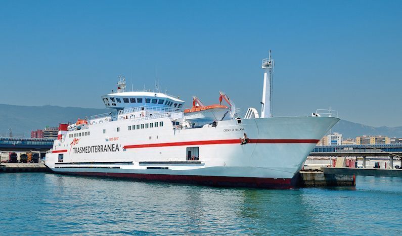 Trasmediterránea alivia a Urbaser en el traslado de Residuos a la península
