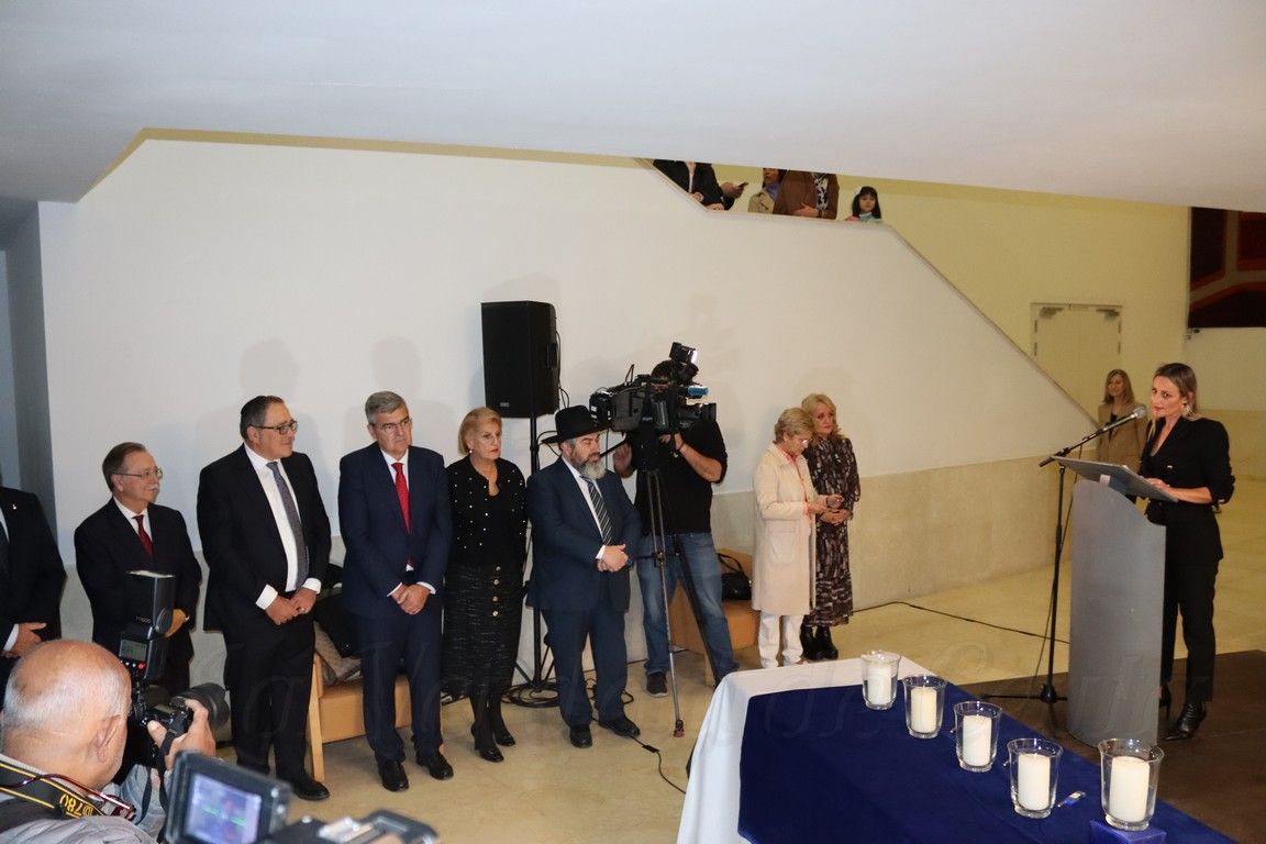La Comunidad Hebrea celebra la Festividad de Janucá deseando la paz al mundo