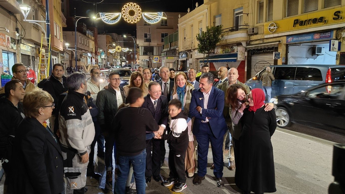 Se inaugura el alumbrado de Ramadan, que cuenta con 200.000 puntos de luz