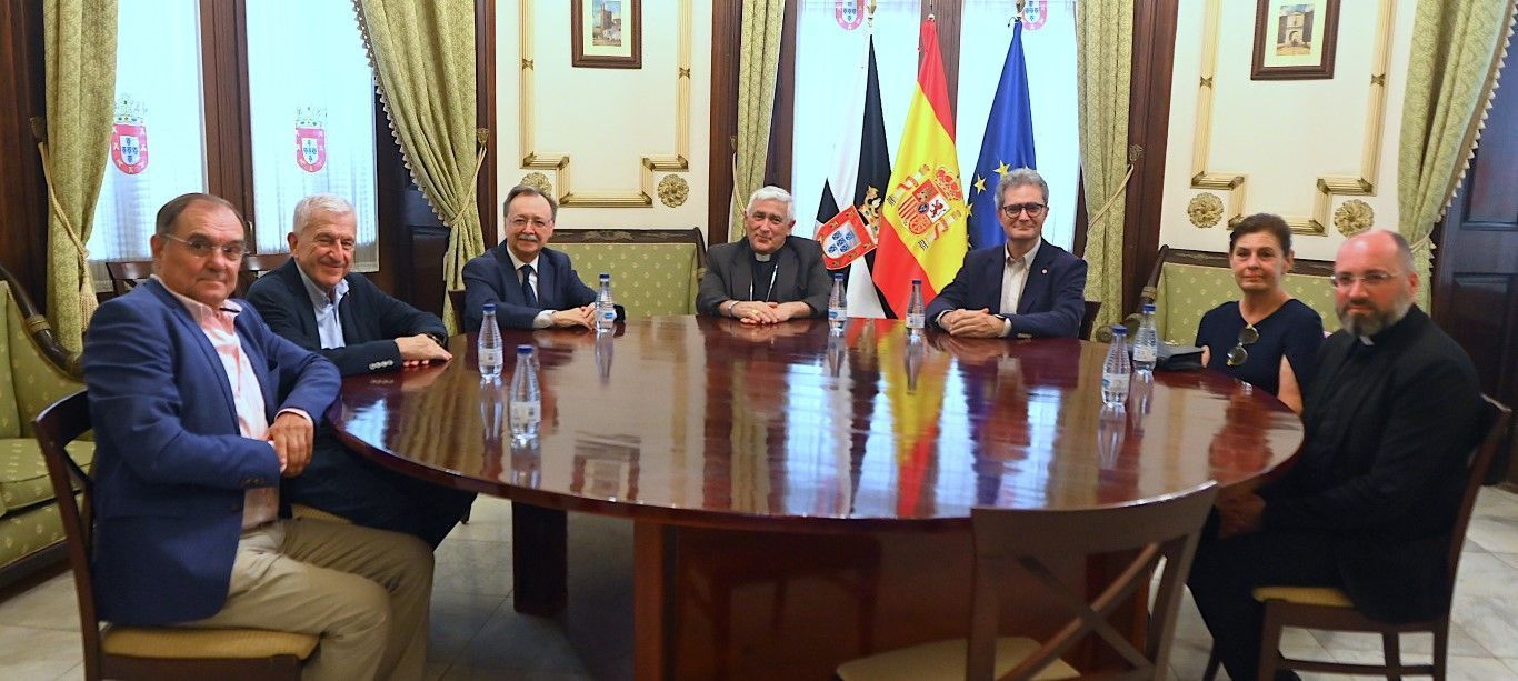 Vivas se reúne con el obispo de la Diócesis de Cádiz y Ceuta