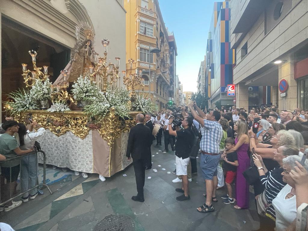 Emotiva Procesión de Nuestra Señora de los Remedios en Ceuta