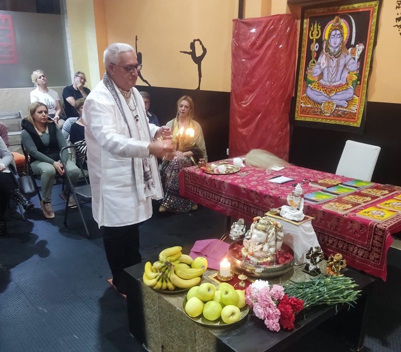Ramchandani lleva “Una Tarde en la India Mística” a Aljarafe