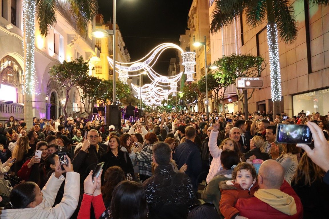 Ceuta se ilumina un año más por Navidad