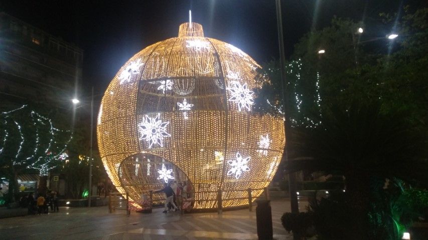 El alumbrado extraordinario iluminará desde hoy la Navidad con más de 2,2 millones de puntos de luz 