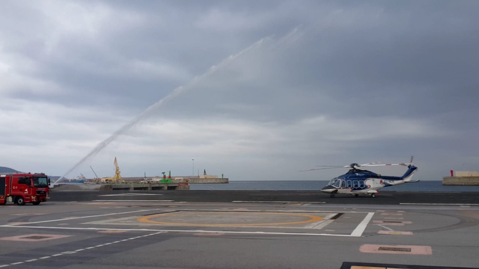 Más de 7.800 pasajeros se trasladaron en junio en el helipuerto de Ceuta