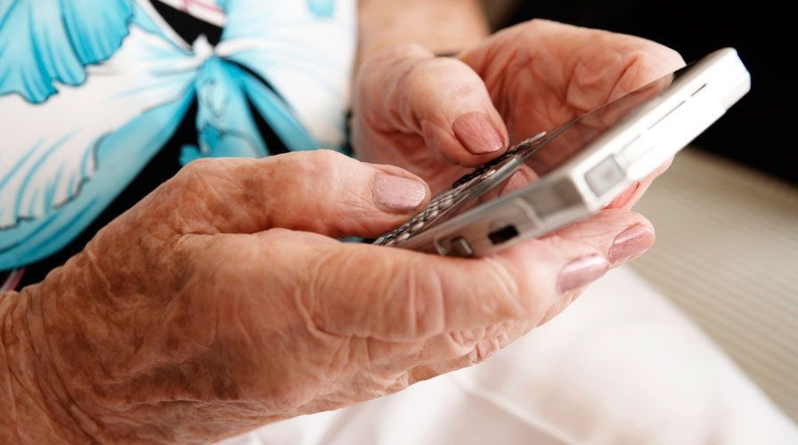 El PSOE propone crear una app para personas mayores para fomentar el envejecimiento saludable