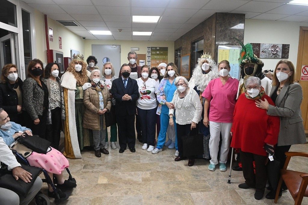 El presidente Vivas visita las residencias de mayores de la ciudad (fotogalería)