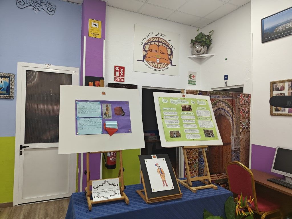 Inauguración de la exposición del Concurso de Redacción y Dibujo en el Centro Cultural Al Idrissi