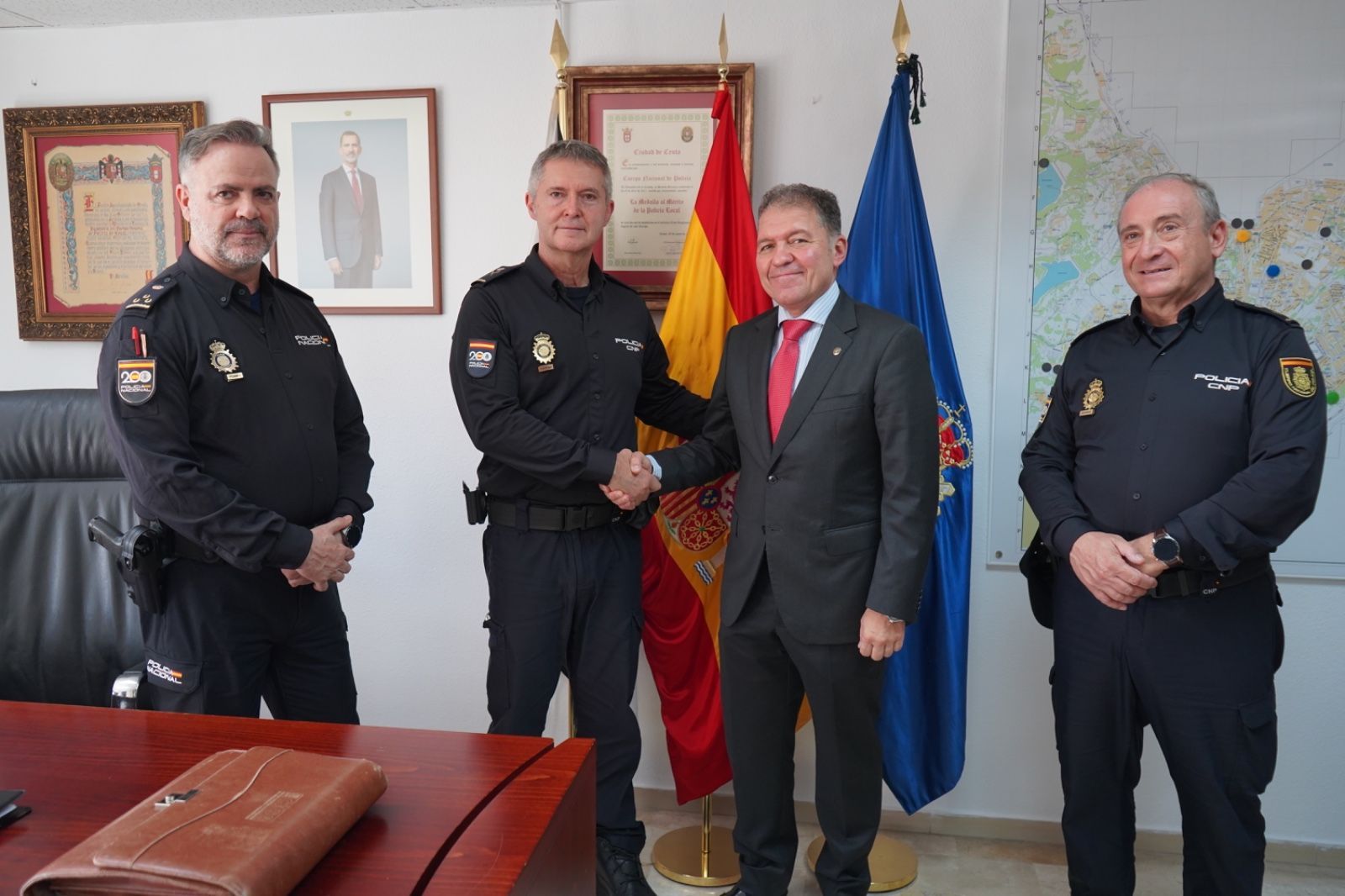 El Colegio de Médicos se reúne con el nuevo interlocutor policial para fortalecer la seguridad de los profesionales de la salud