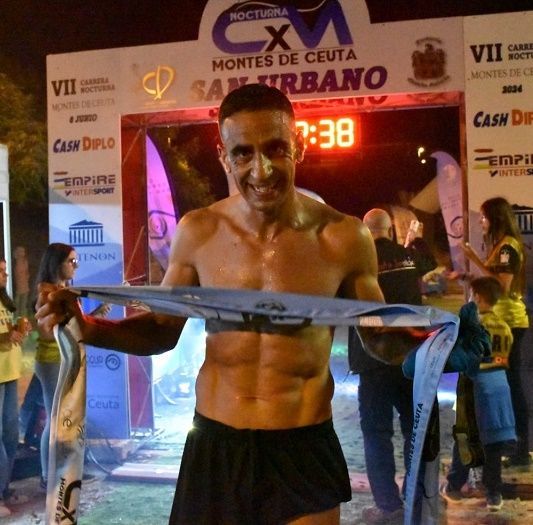 Triunfo destacado de Mohamed Abdeselam 'Billy' en la Carrera Nocturna Montes de Ceuta