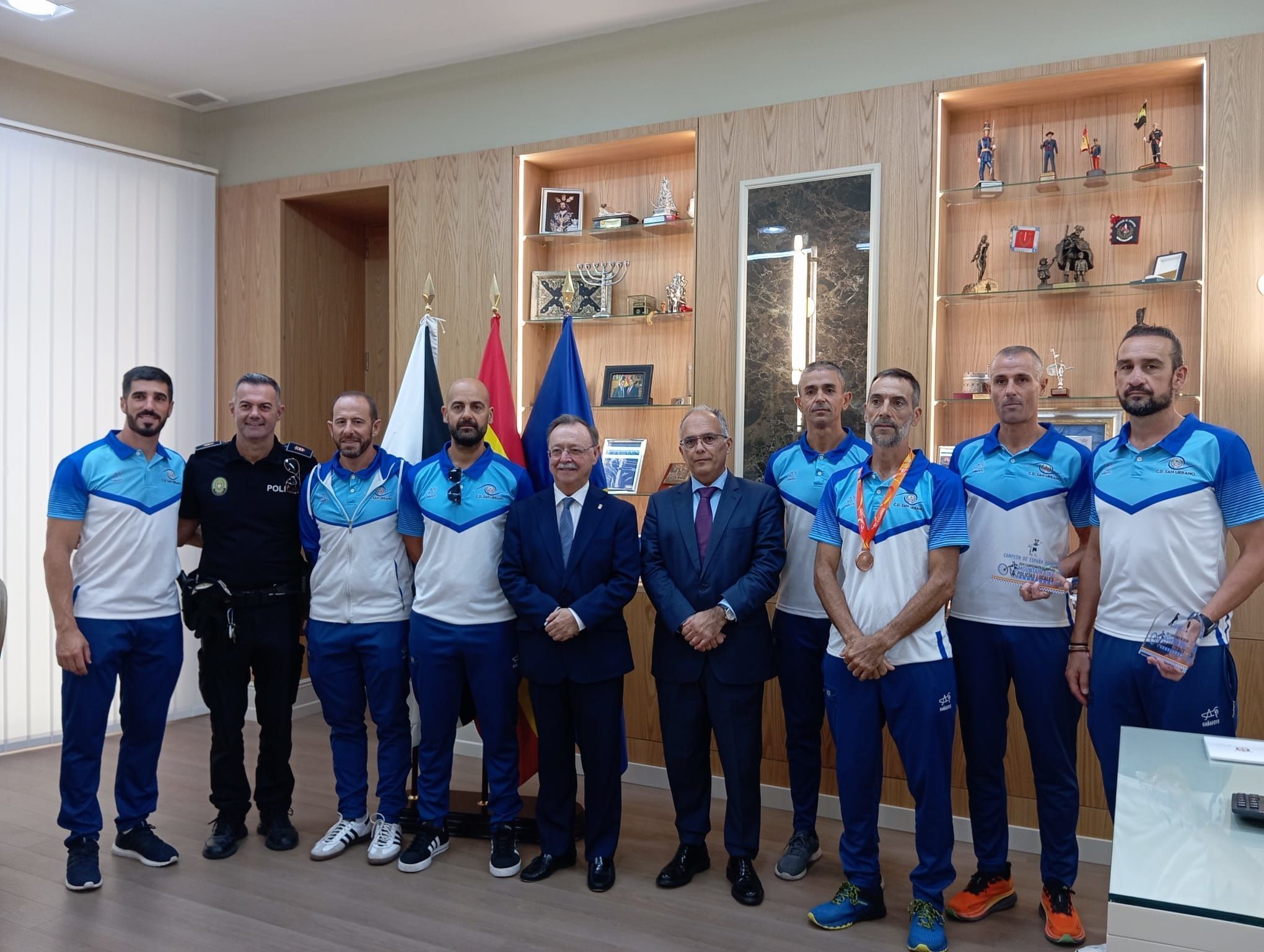 Recepción a los policías locales que lograron el oro en el Campeonato de España de BBT