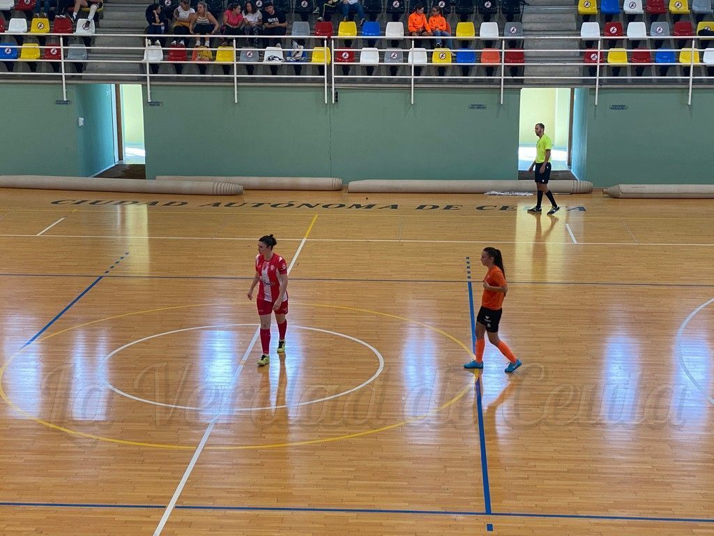 El IES Luis de Camoens con caras nuevas busca su primera victoria 