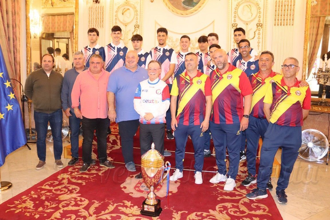 Vivas recibe al CD Puerto tras lograr el campeonato de División de Honor de fútbol sala
