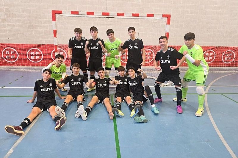 Los juveniles derrotan a Asturias (7-3) mientras que los cadetes debutan con un tropiezo contra Aragón (3-7)