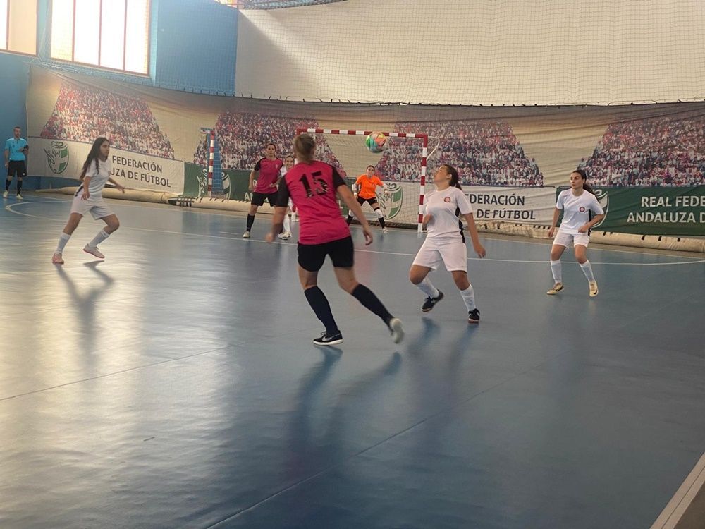 La Espiguera le da una lección de pundonor al Camoens B y se lleva la eliminatoria por el ascenso (4-3)