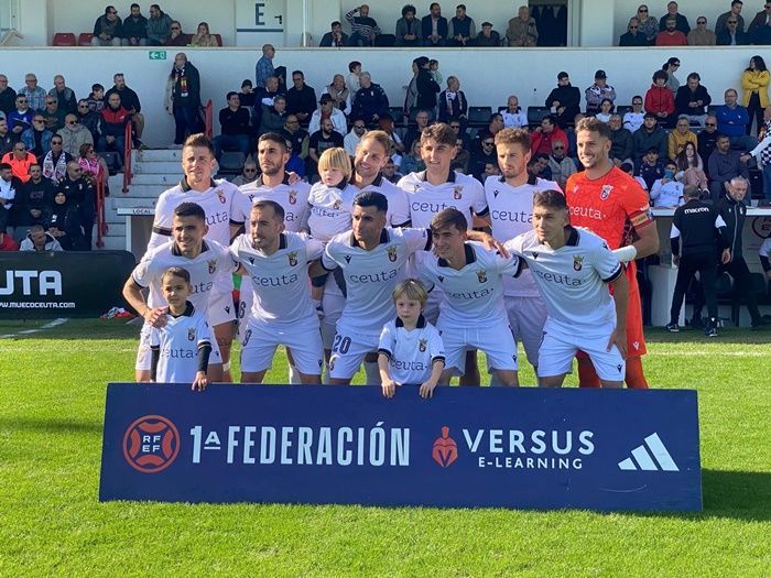 La AD Ceuta olvida la Copa con una importante victoria sobre el Ibiza, con remontada incluida (3-1)