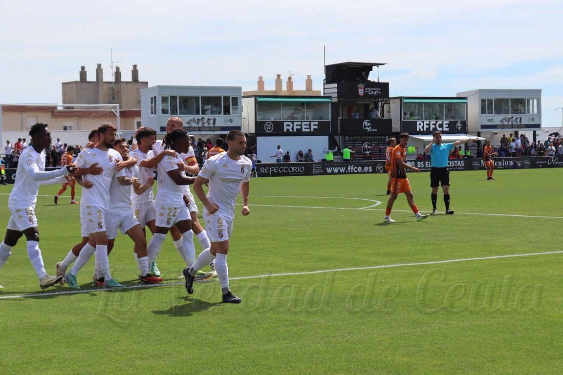 La AD Ceuta se Prepara para el Primer Enfrentamiento del Play-off de Ascenso a Segunda División