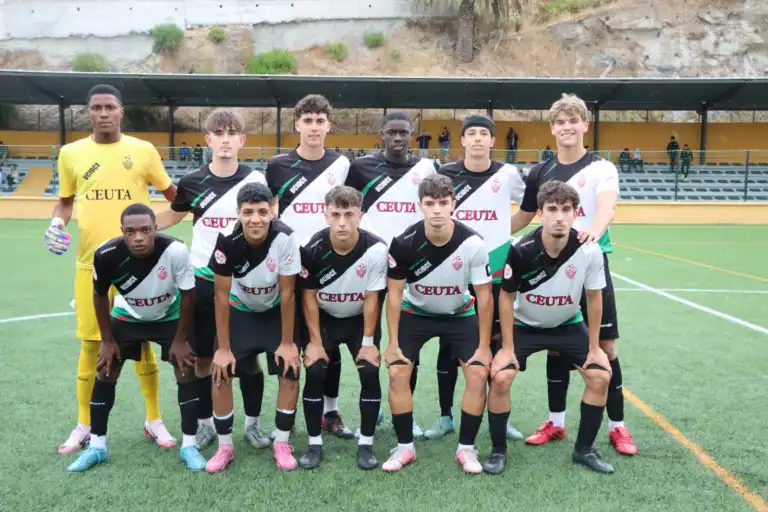 El Sporting Atlético de Ceuta consolida su buen arranque de temporada con una victoria clave