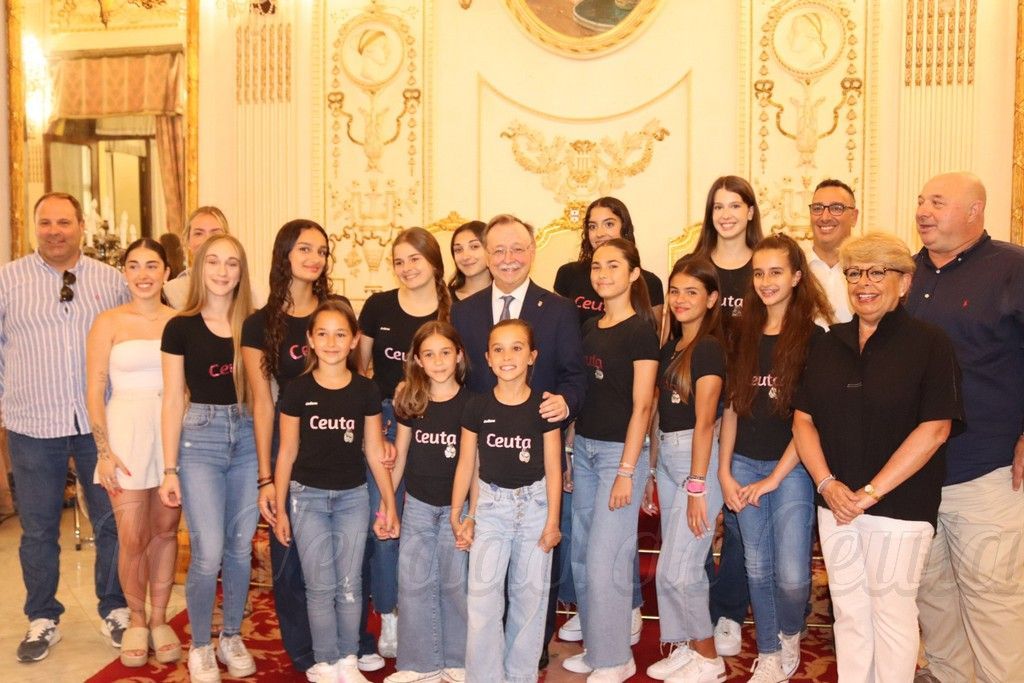 El presidente Vivas recibe a una representación de la Federación de Gimnasia Rítmica