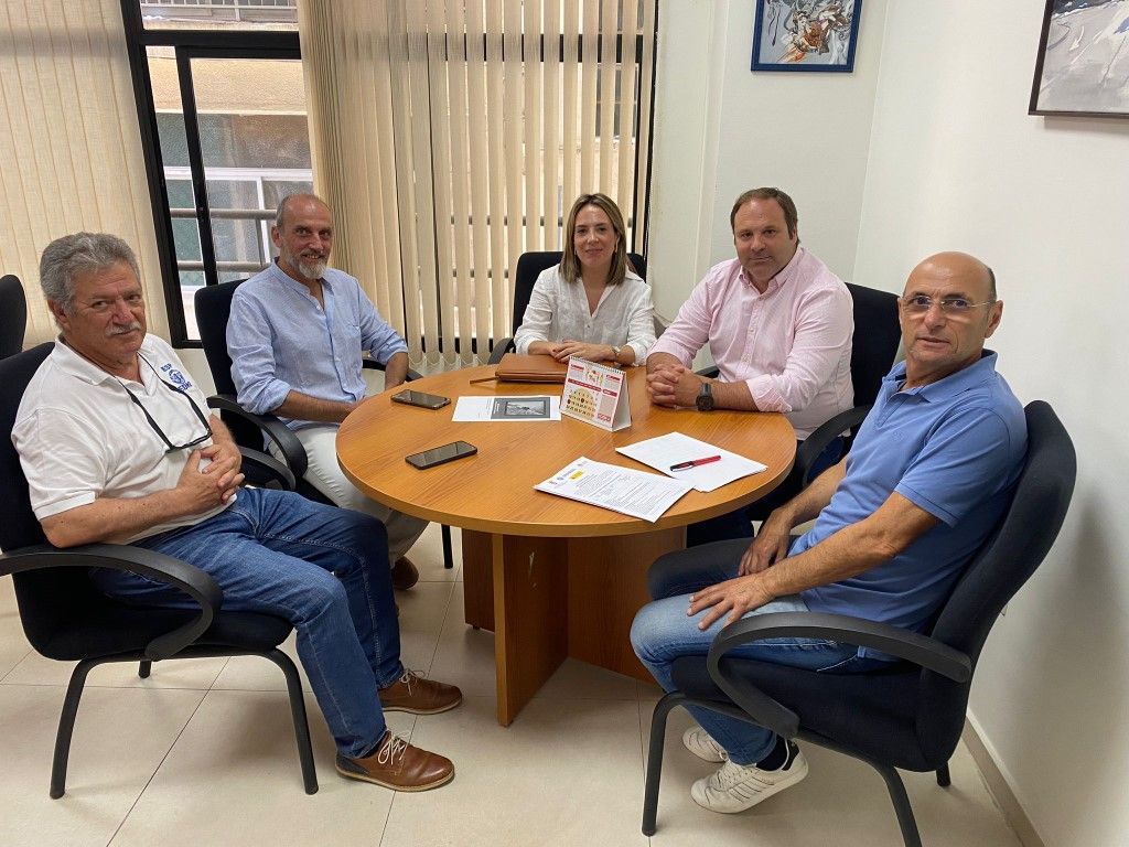 El presidente de la FEDME, Alberto Ayora, se reúne con la consejera Pilar Orozco