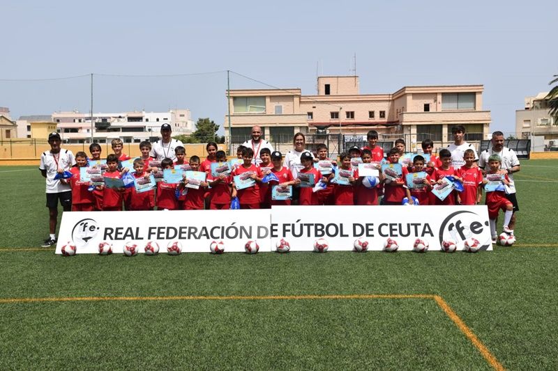 El Campus de Verano de la RFFCE pone el cierre a la actividad con la entrega de diplomas