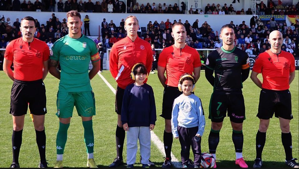 La RFEF crea el primer Palco 0 en el fútbol de bronce para niños con autismo