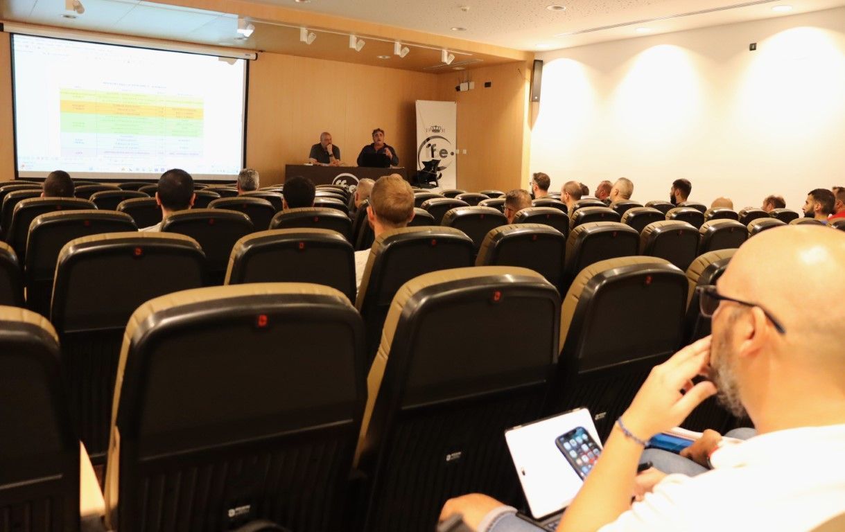 La Federación de Fútbol inicia los cursos UEFA C de fútbol y Nacional C de fútbol sala